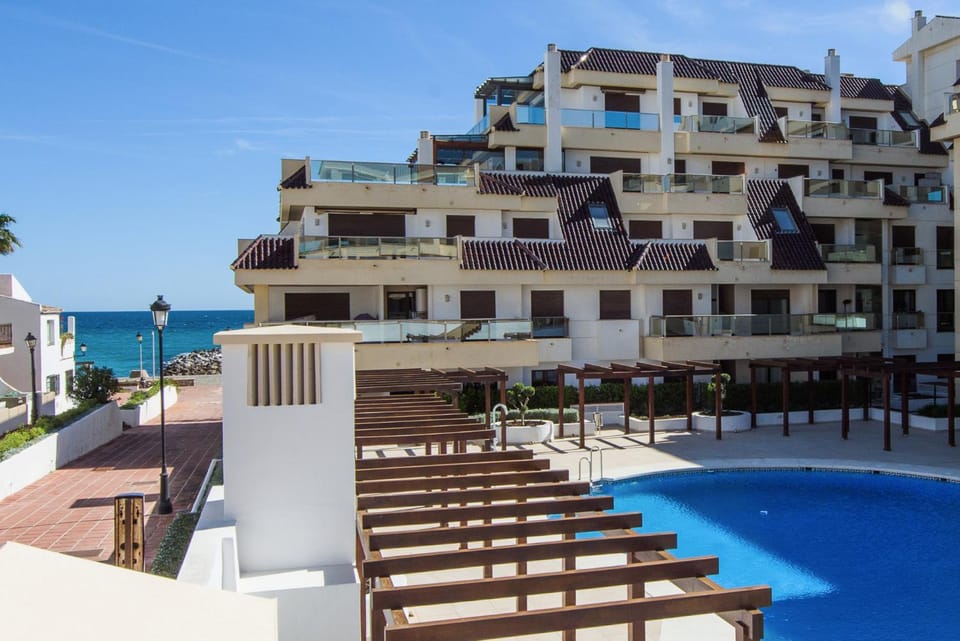 La Duquesa Port & Beach Retreat 212 Apartment in Costa del Sol