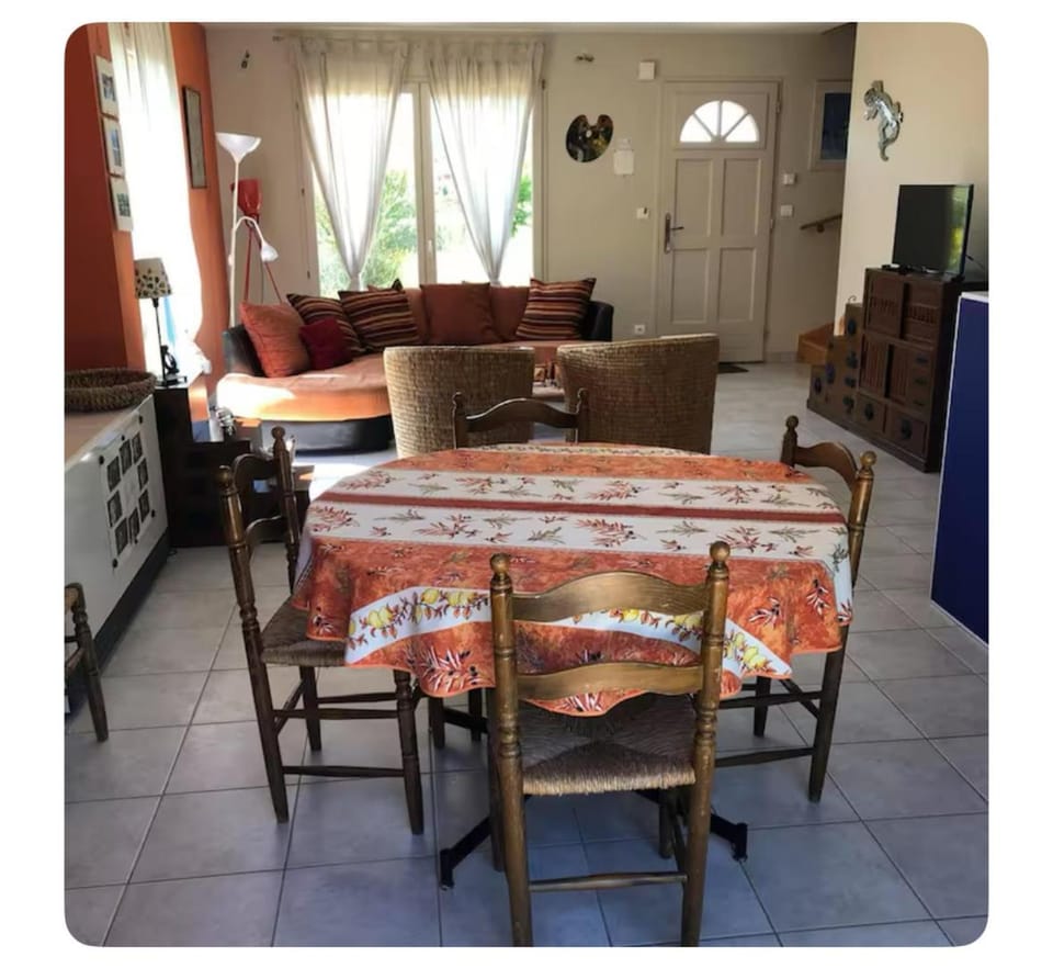 Fitis ! 6 person villa with 1 pool on a residence House in Castellane