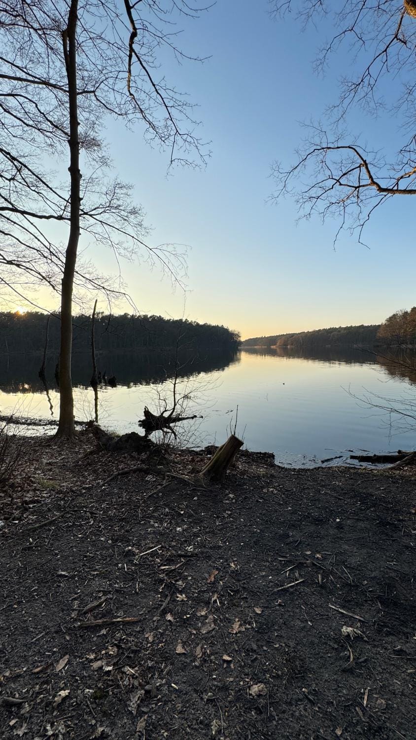 Nearby landmark, Natural landscape, Lake view