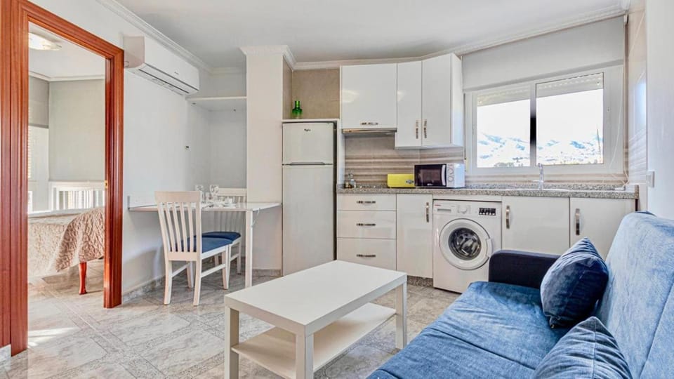 797 Holiday Rentals- Amplio estudio en Puerto Marina Apartment in Benalmadena