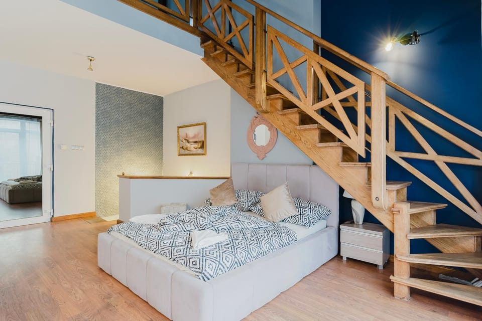 Bed, Living room, Photo of the whole room, Seating area, Bedroom