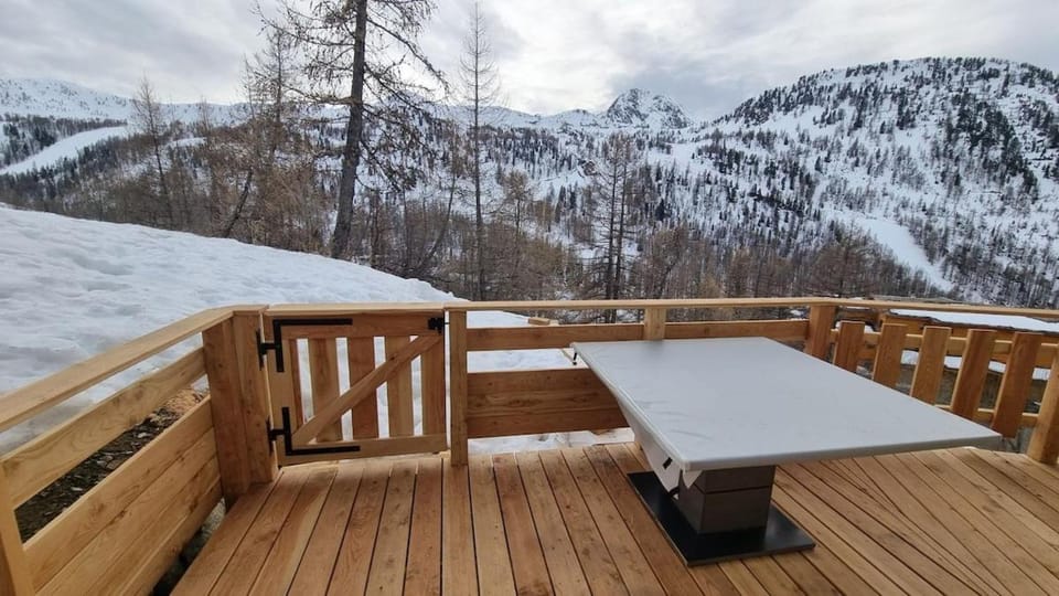 Natural landscape, Winter, View (from property/room), Balcony/Terrace, Mountain view