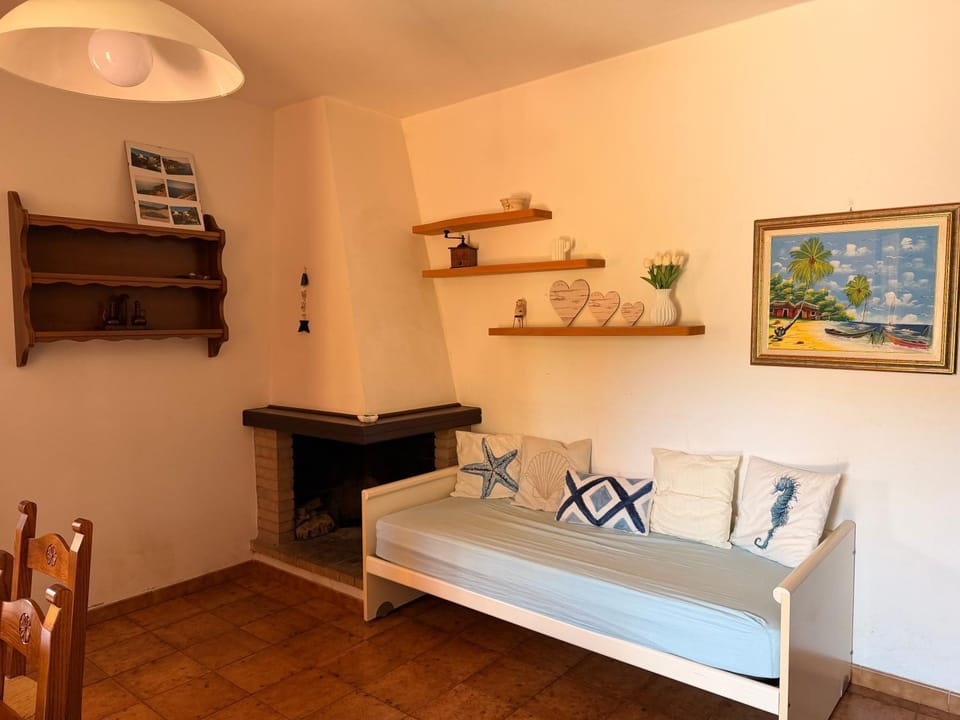 BeLocations - House 50 meters from the sea House in Sardinia