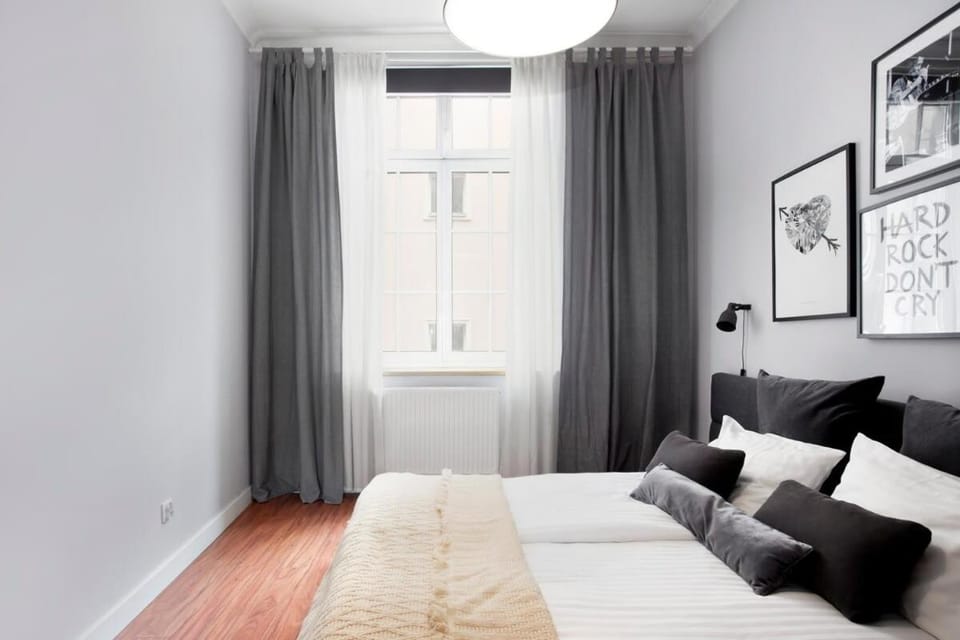 Bed, Living room, Seating area, Bedroom