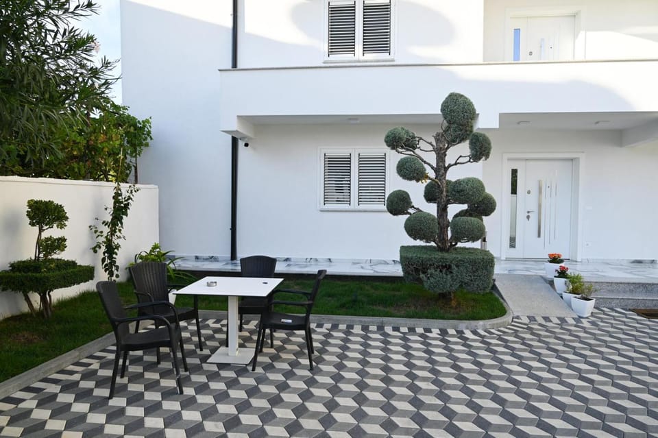 Property building, Garden, Garden view