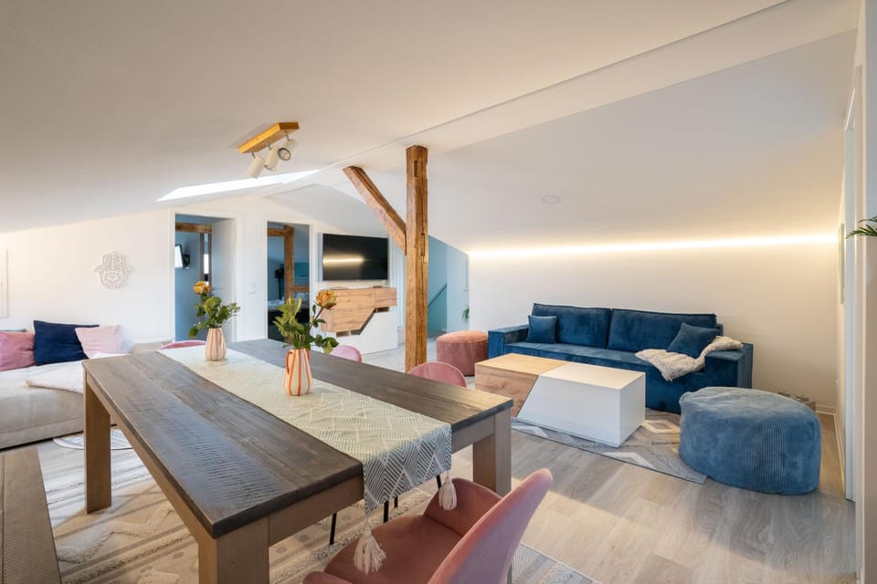 Living room, Seating area, Dining area