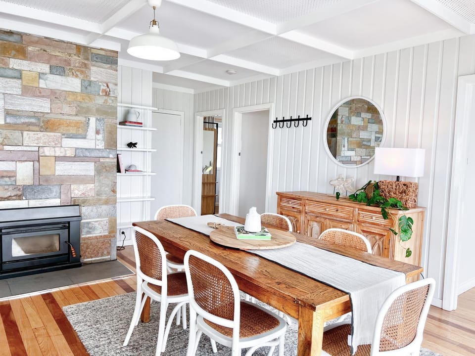 Seating area, Dining area