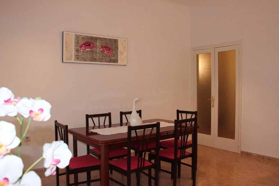 Living room, Dining area
