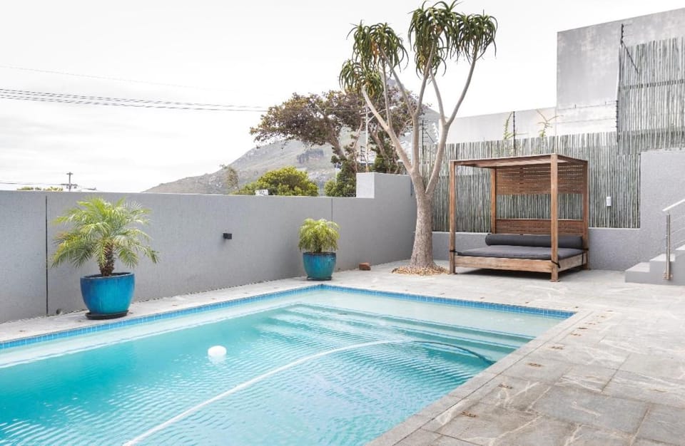 BALI SUITE in Camps Bay Bed and Breakfast in Camps Bay