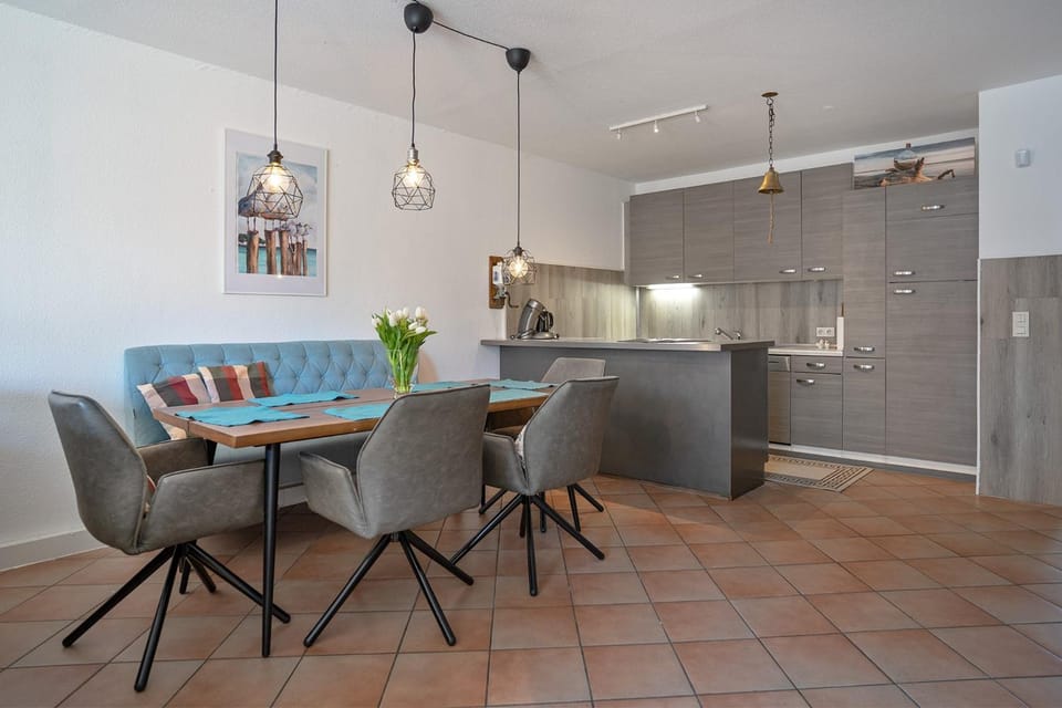 Property building, Kitchen or kitchenette, Living room
