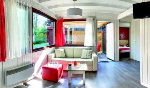 Kitchen or kitchenette, Dining area, Bedroom
