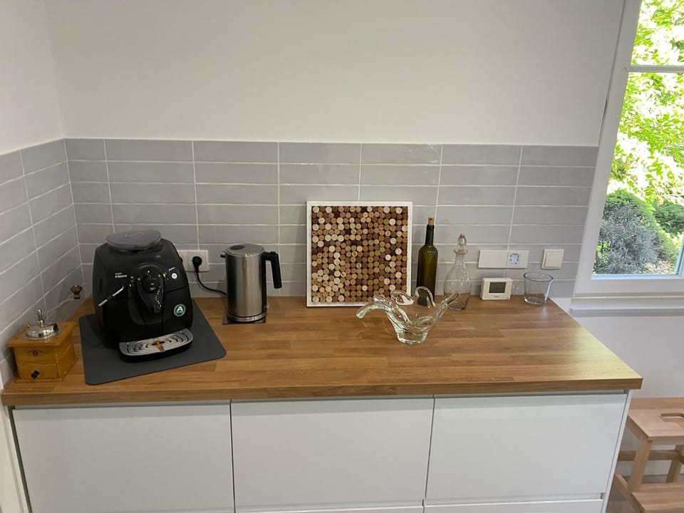 Coffee/tea facilities, Kitchen or kitchenette