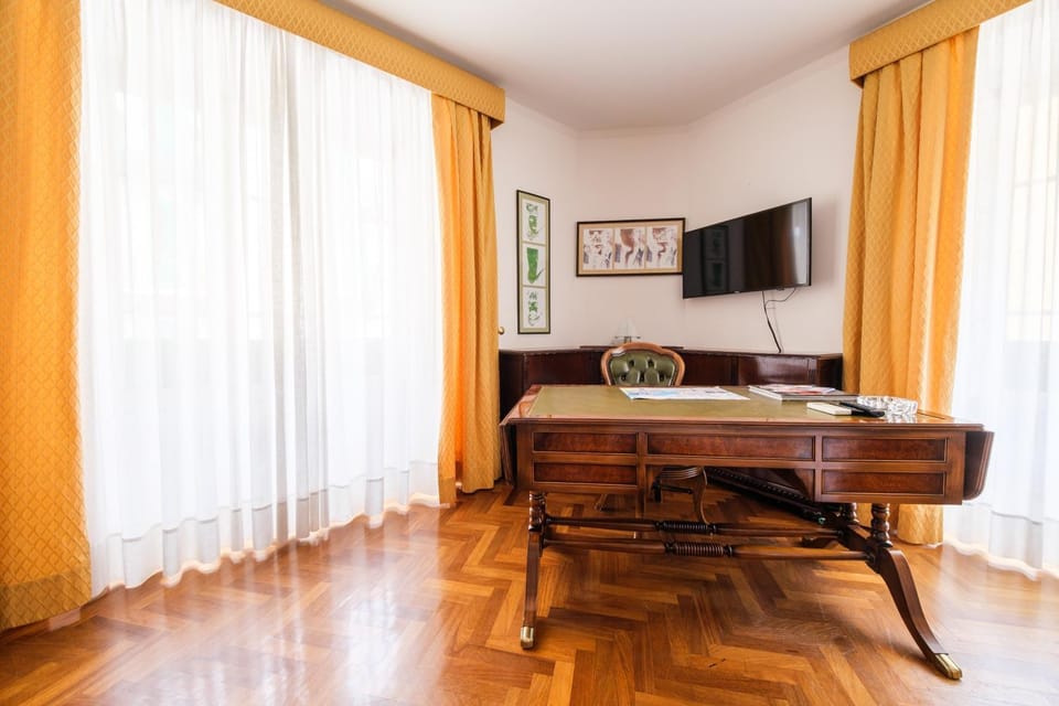 Property building, Living room