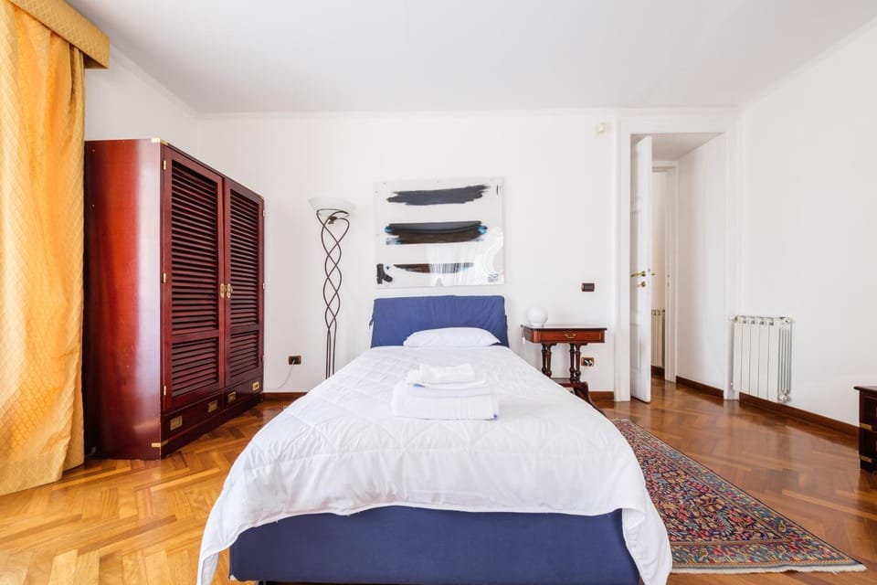 Living room, Bedroom