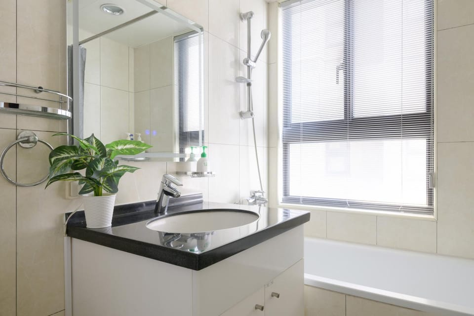 Taipei Main Station Modern Comfort Apartments - 台北車站現代舒適電梯大樓 Apartment in Taipei City