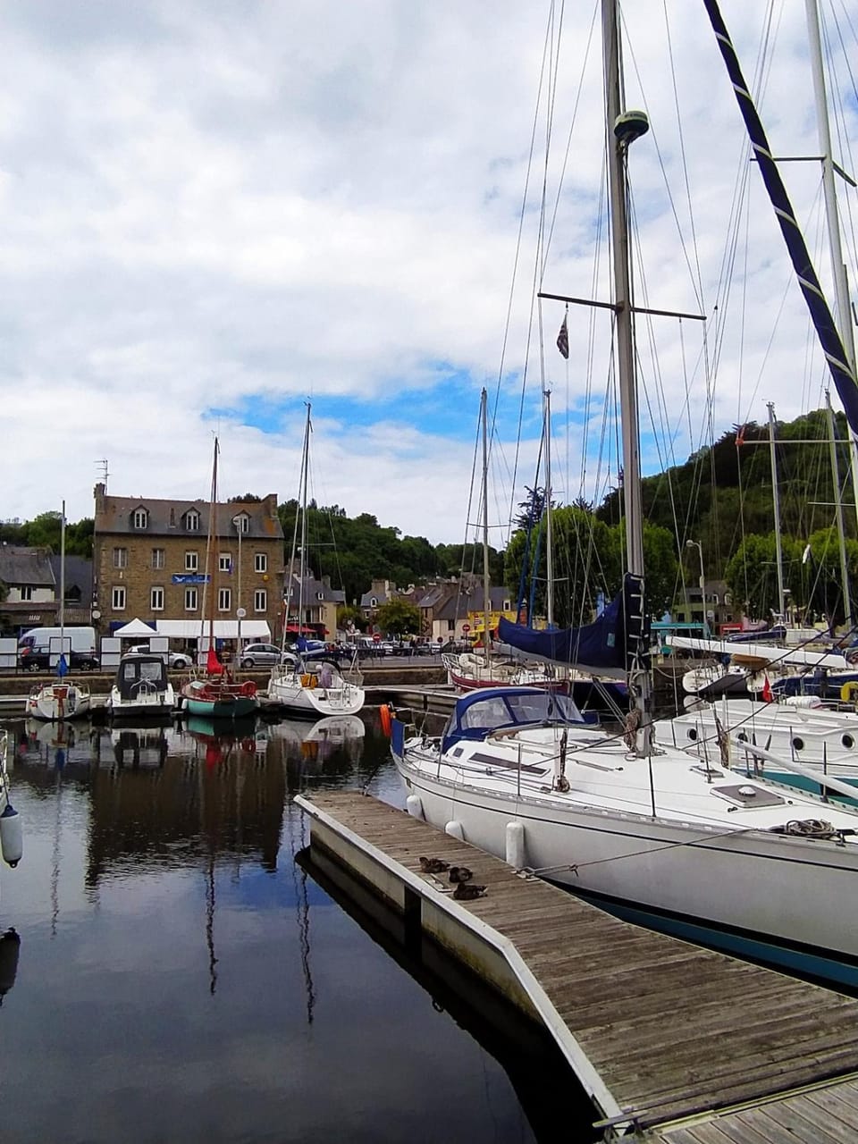 Nearby landmark, Day, Natural landscape, Activities, River view, Sea view