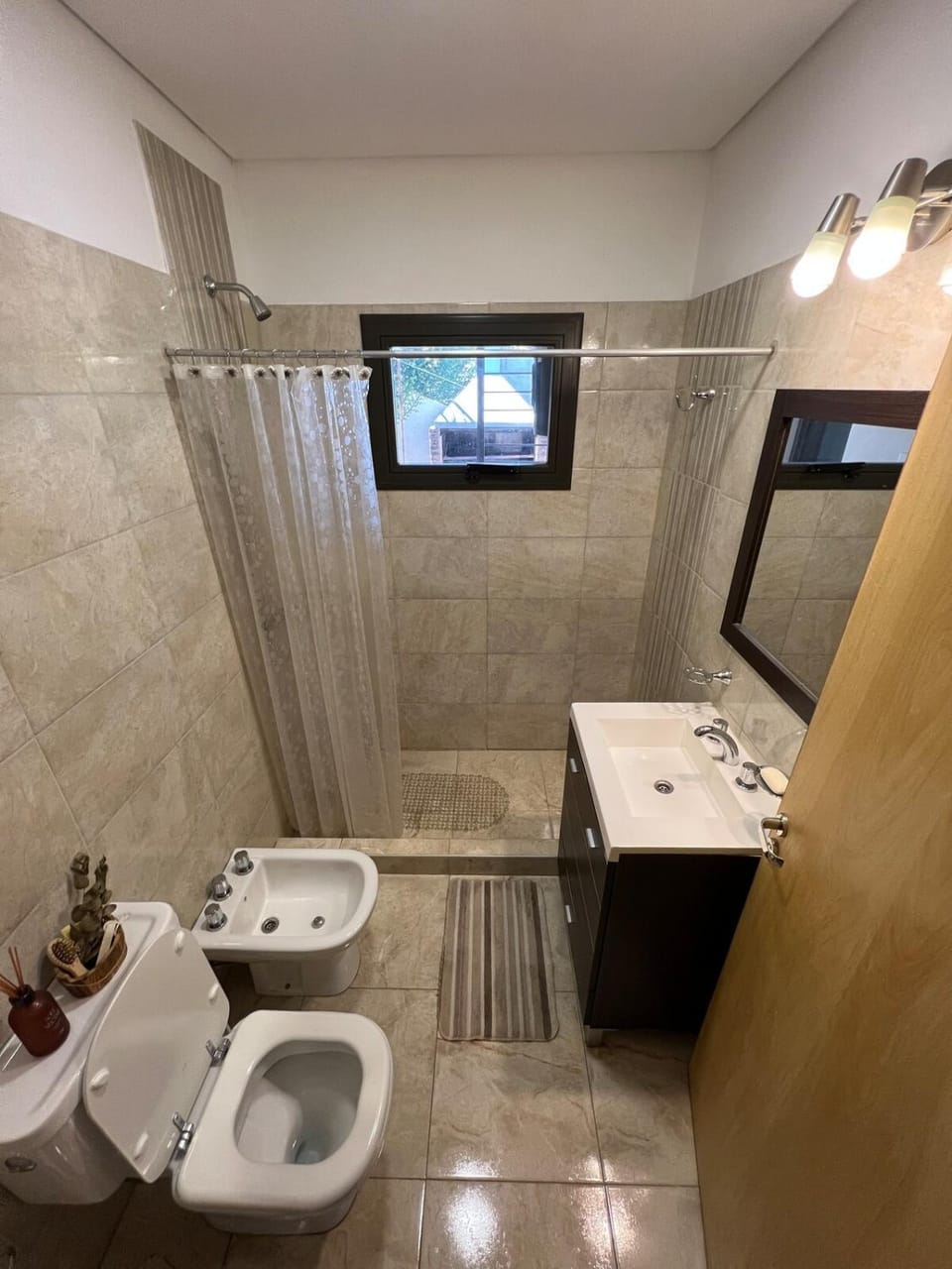 Shower, Toilet, Bathroom, bidet, towels