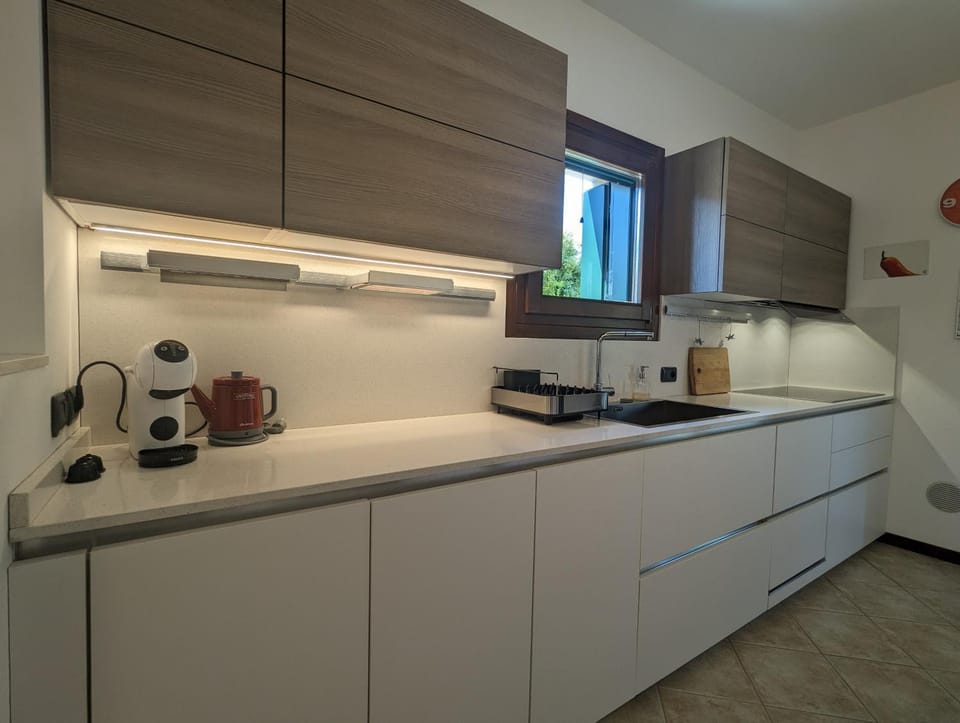 Coffee/tea facilities, Kitchen or kitchenette