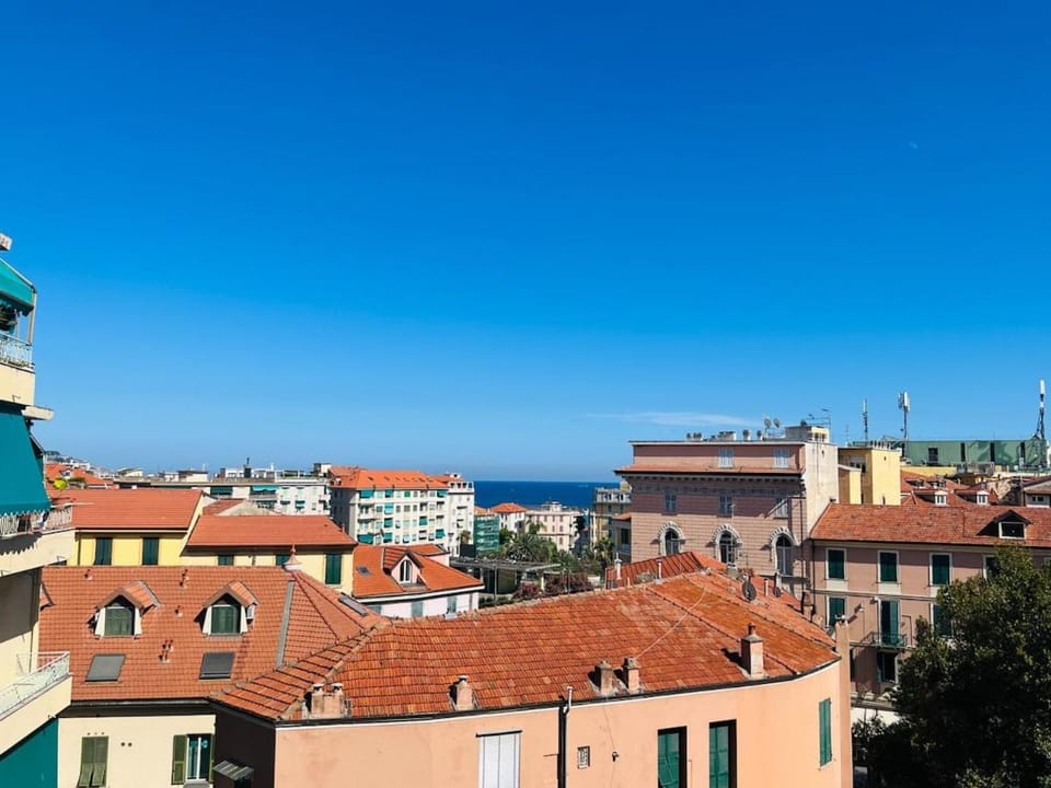 City view, Sea view