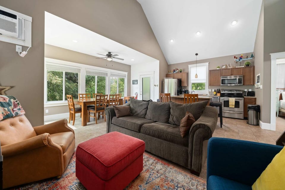 The Pronghorn - 97 Butternut House in New York