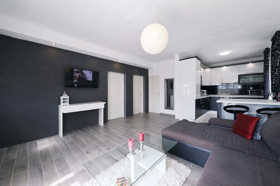 Communal lounge/ TV room, Living room