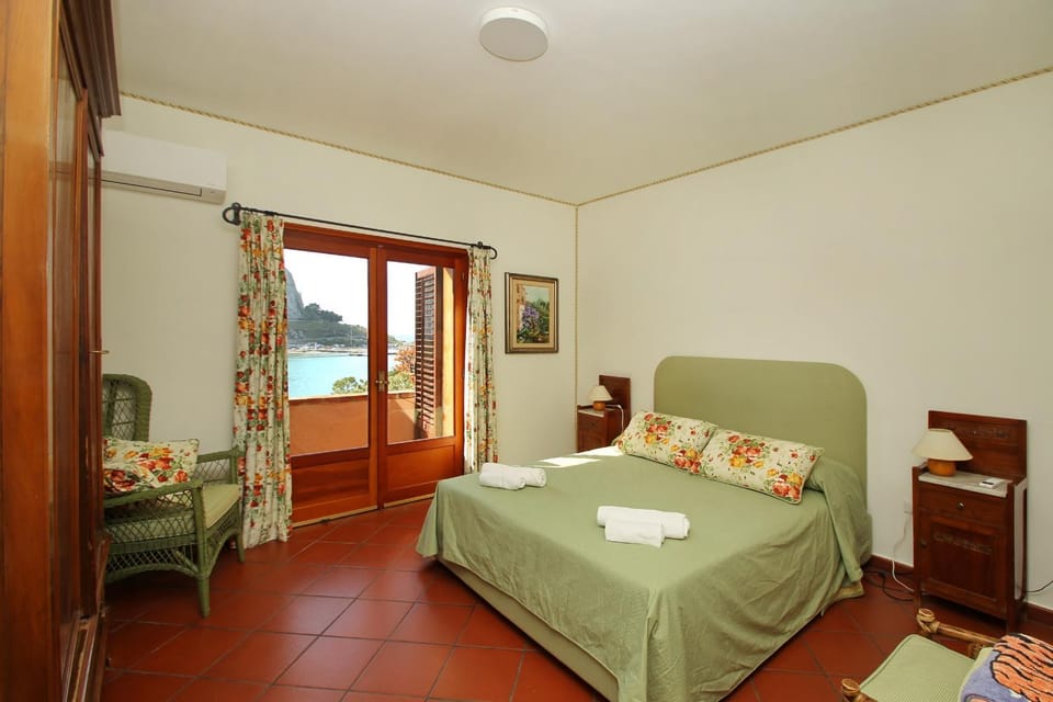 Villa Faraglioni fronte spiaggia Villa in Cefalu