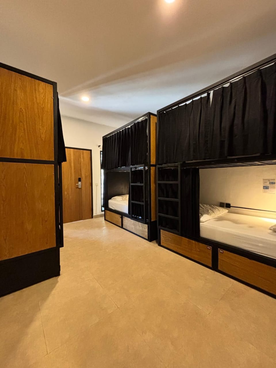 Bed, Day, Photo of the whole room, Bedroom, bunk bed