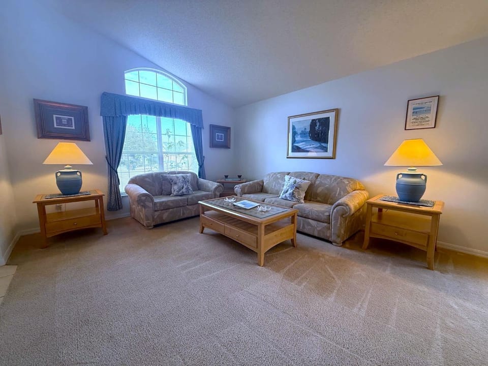 Southern Dunes Villa with Golf Course View House in Haines City
