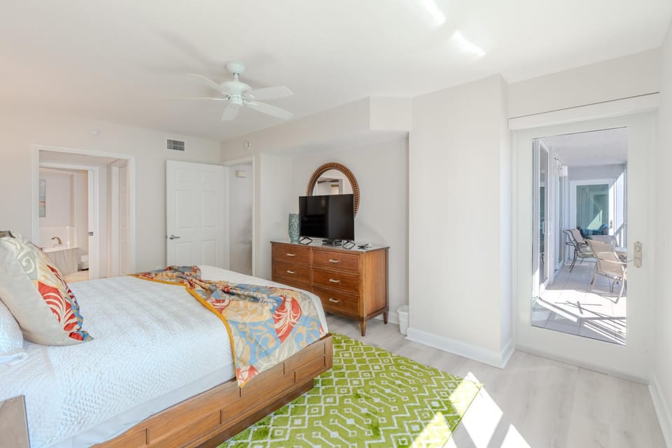 Gullwing #803 by Sun Palace Vacations Apartment in Estero Island