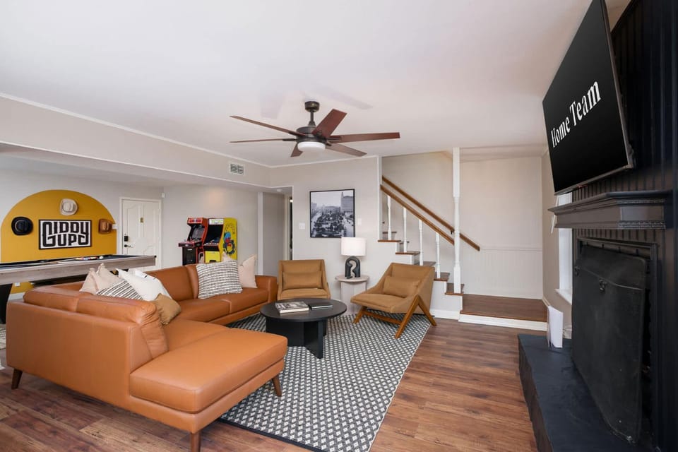 Giddy Up Getaway Pool, Hot Tub and Family Fun! House in San Antonio