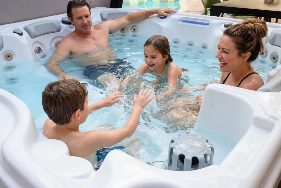 Giddy Up Getaway Pool, Hot Tub and Family Fun! House in San Antonio