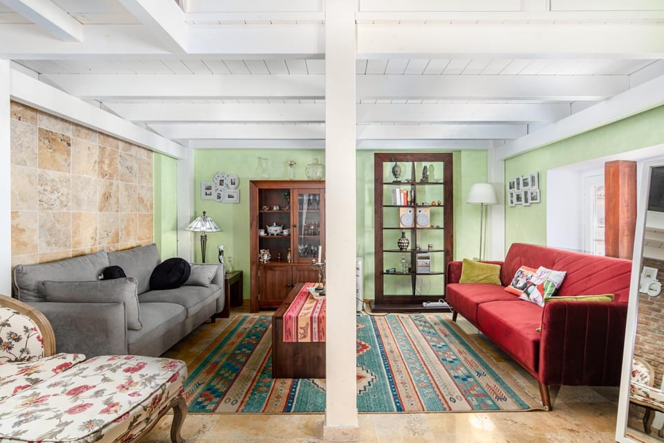 Living room, Seating area