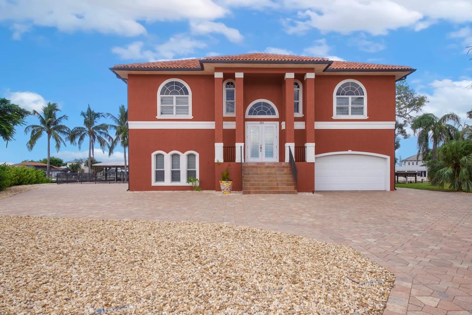 Palm Royale by Sun Palace Vacations House in Estero Island