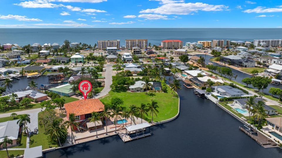 Palm Royale by Sun Palace Vacations House in Estero Island