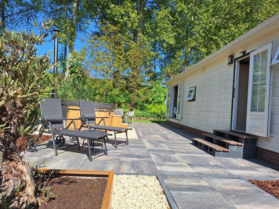 Stelle Maris Wellness, carefree enjoyment! Private Sauna & Hottub in Zeeland, Airco, Free Wifi and more! House in Zeeland, Netherlands