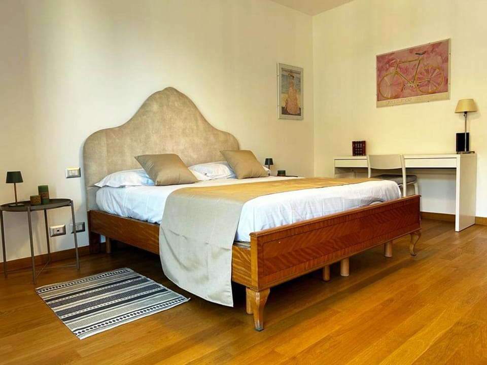 Bed, Balcony/Terrace, Photo of the whole room, Bedroom, heating, air conditioner