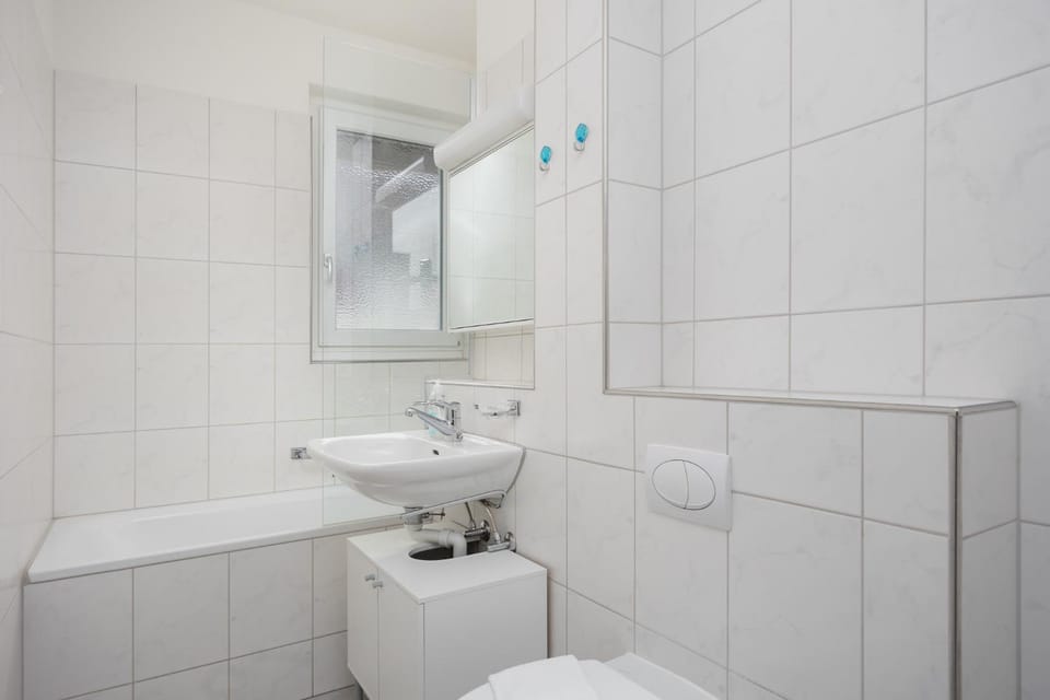 Toilet, Bathroom, towels