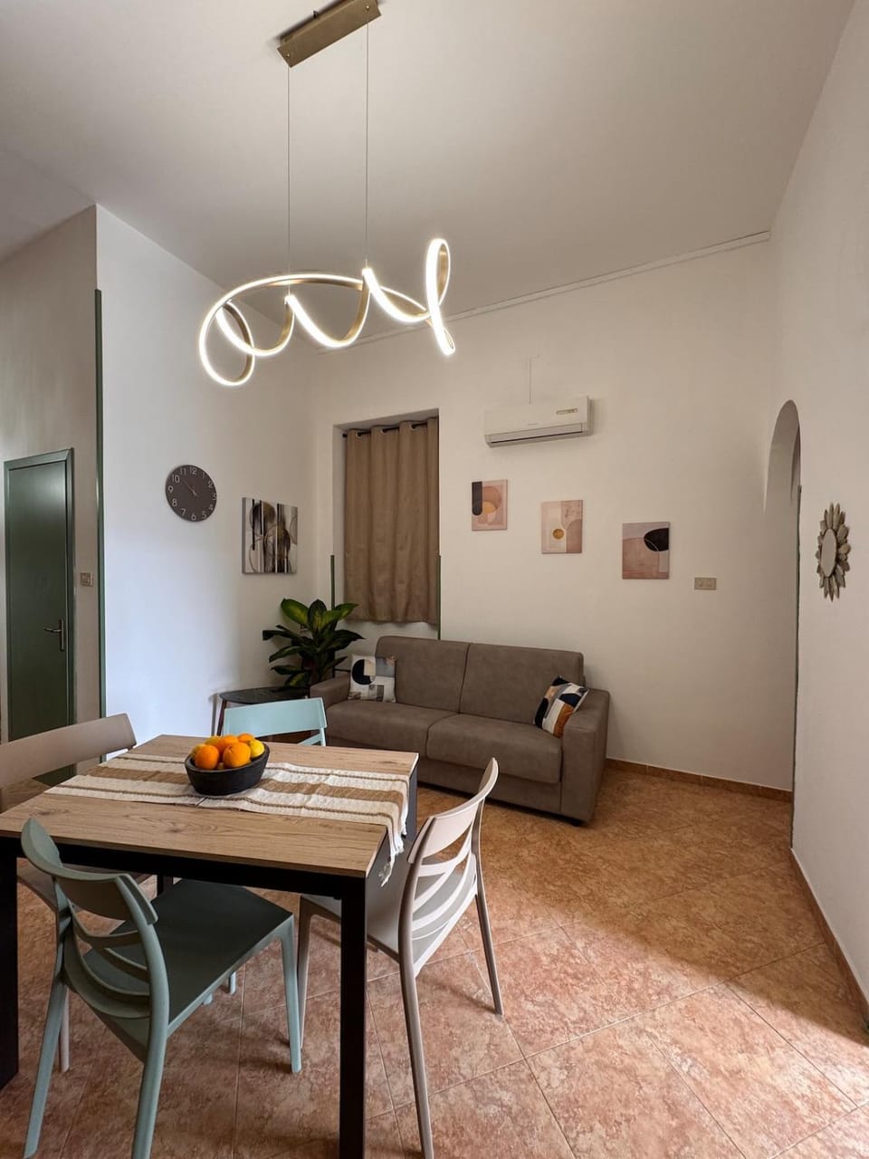Living room, Seating area, Dining area, air conditioner