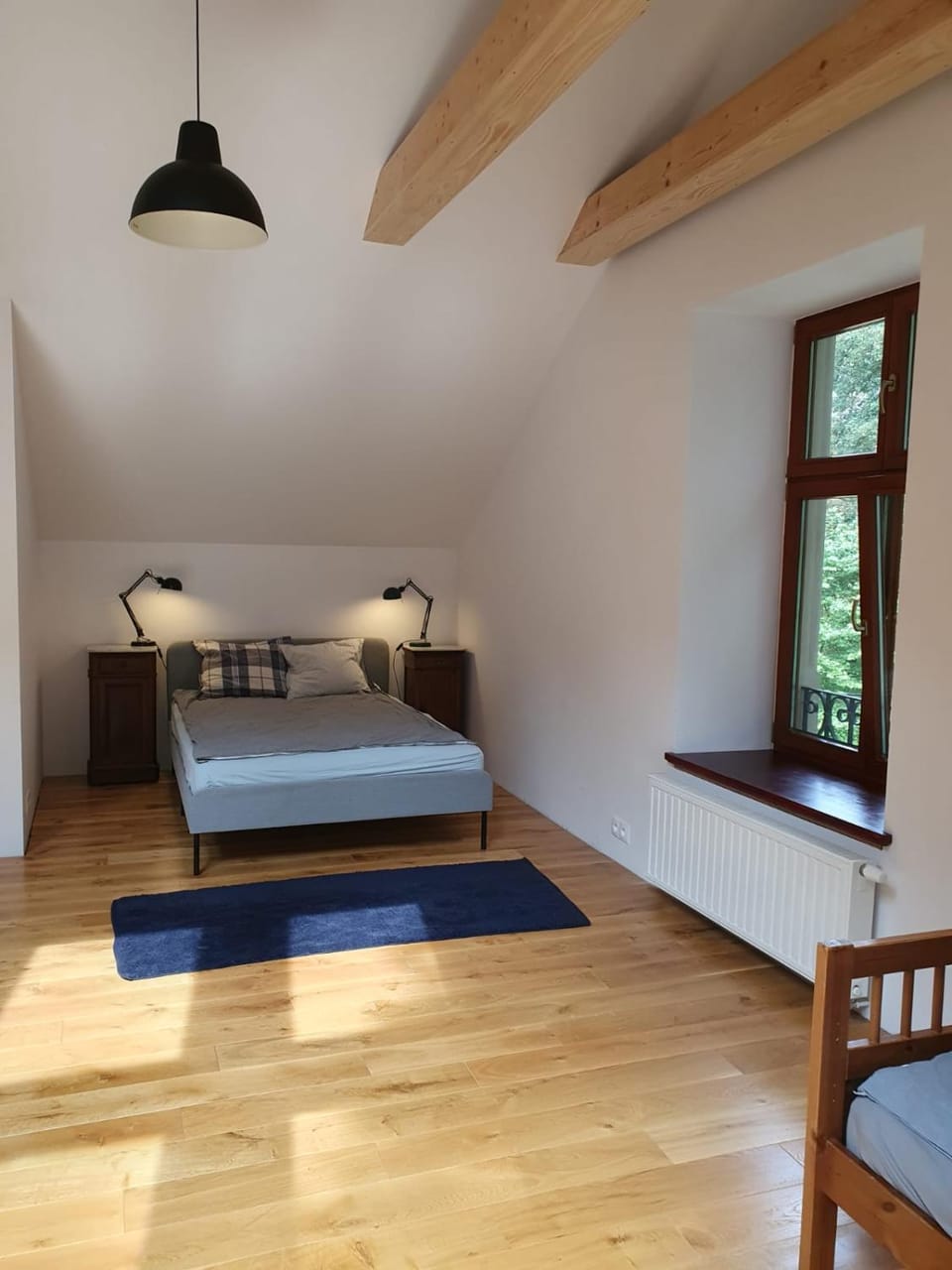 Bed, Photo of the whole room, Seating area, Bedroom
