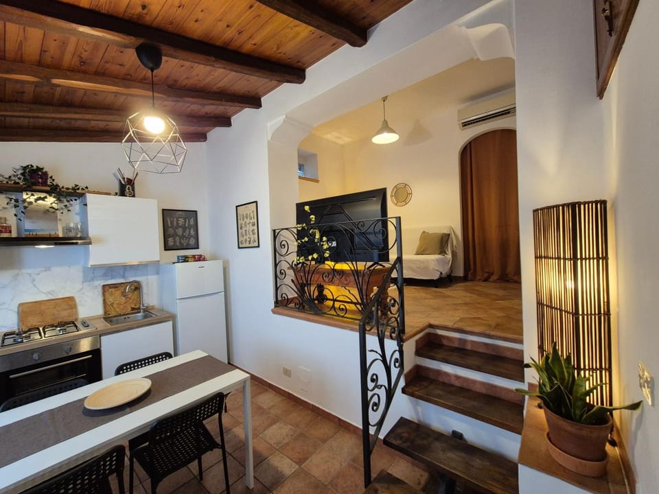 TV and multimedia, Kitchen or kitchenette, Living room, Dining area