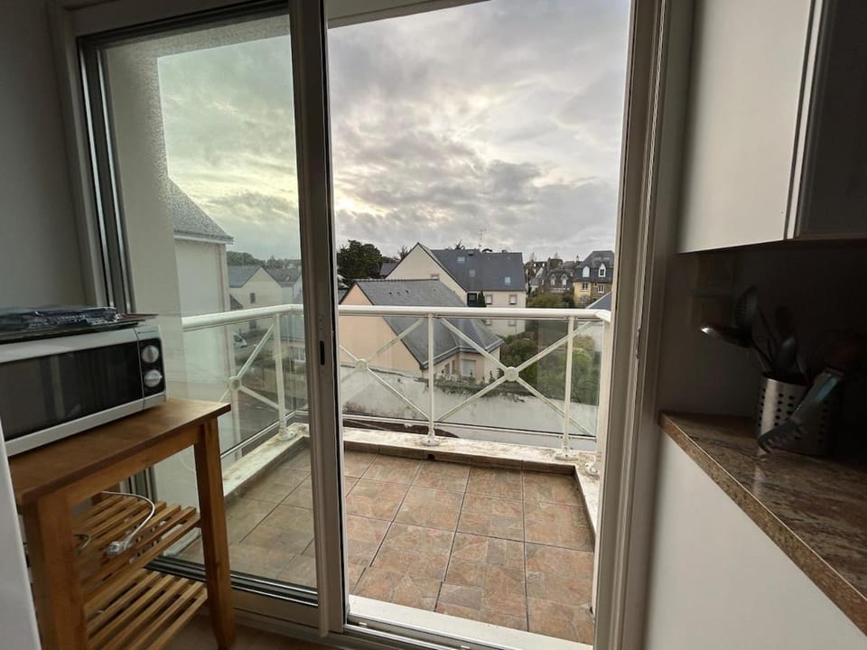 Patio, View (from property/room), Balcony/Terrace, Kitchen or kitchenette, Dining area