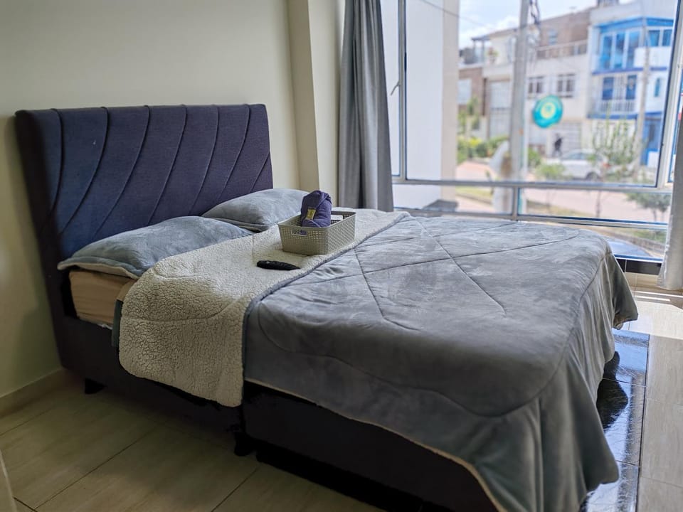 Bed, TV and multimedia, View (from property/room)