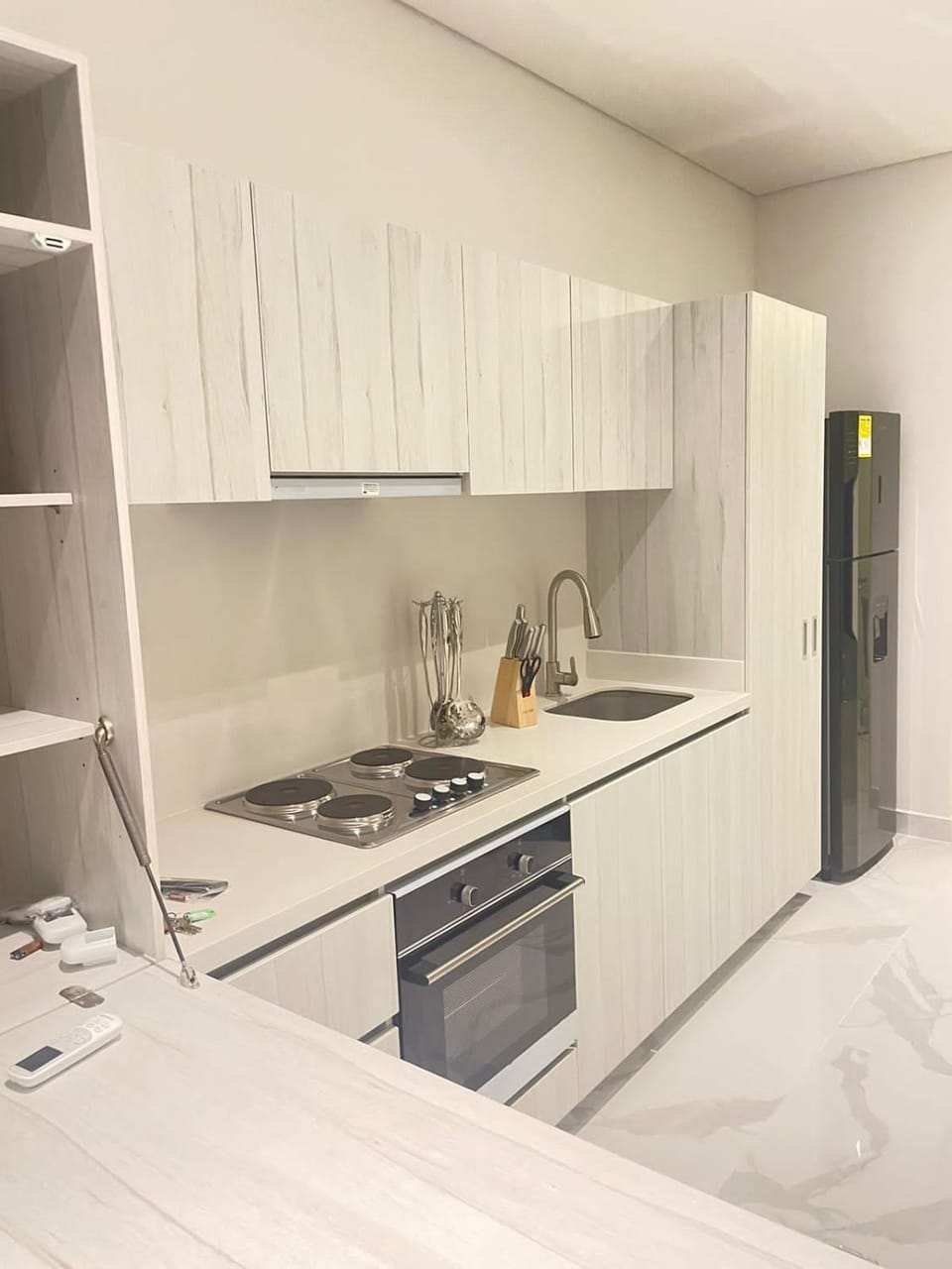 Kitchen or kitchenette, oven