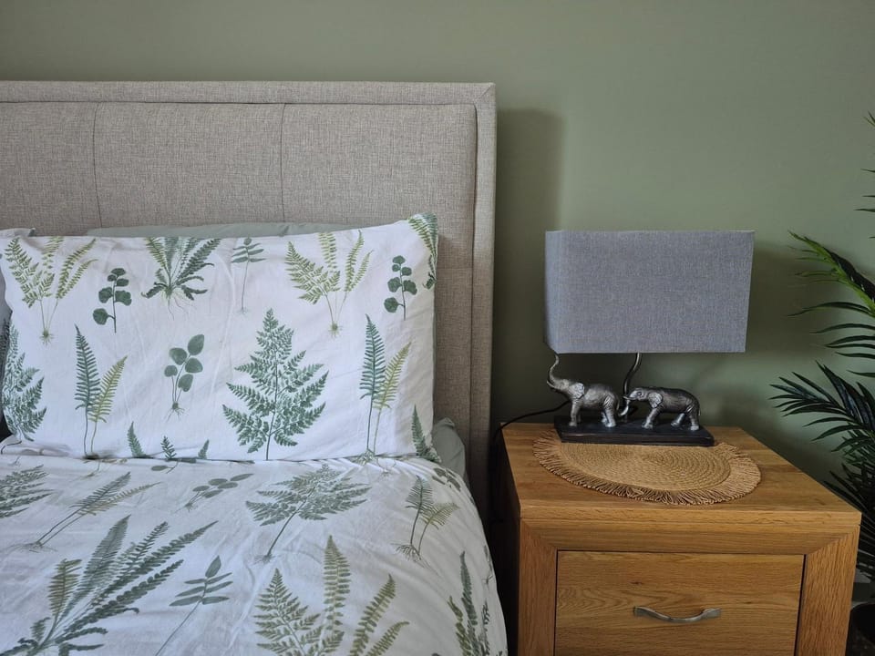 Bed, Decorative detail, Bedroom