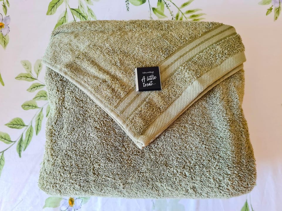 Elephant Sanctuary nr City w Garden & Parking Vacation rental in Salisbury