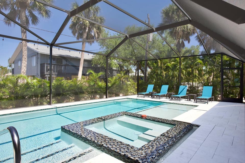 Changes In Latitudes by Sun Palace Vacations House in Estero Island