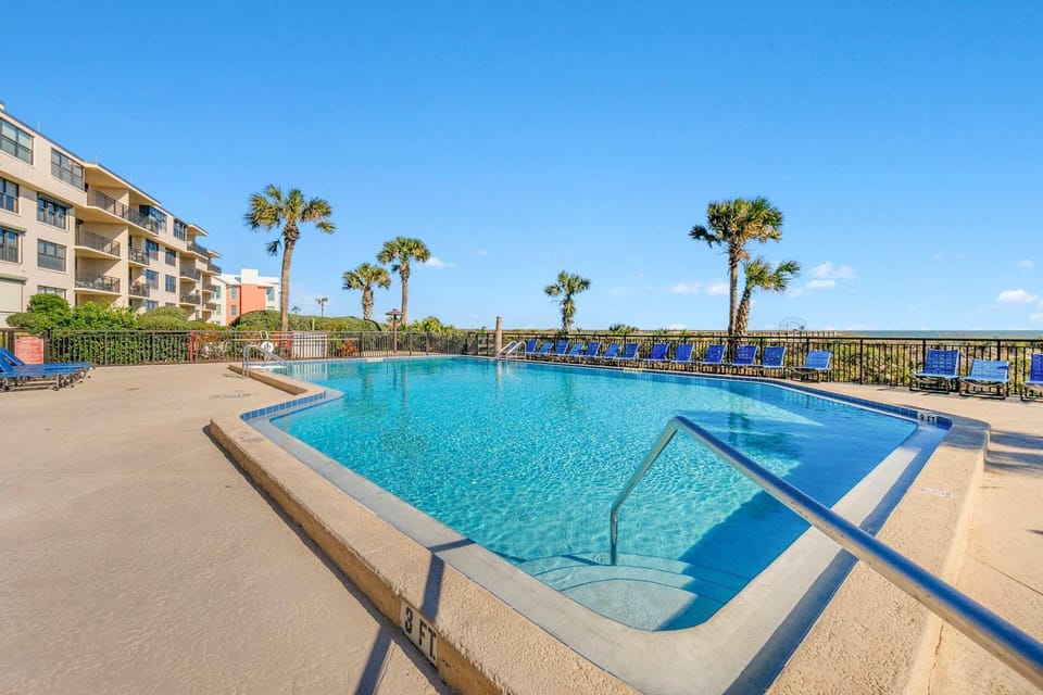 Catch the Breeze l Heated Pool l Ocean Views House in Butler Beach