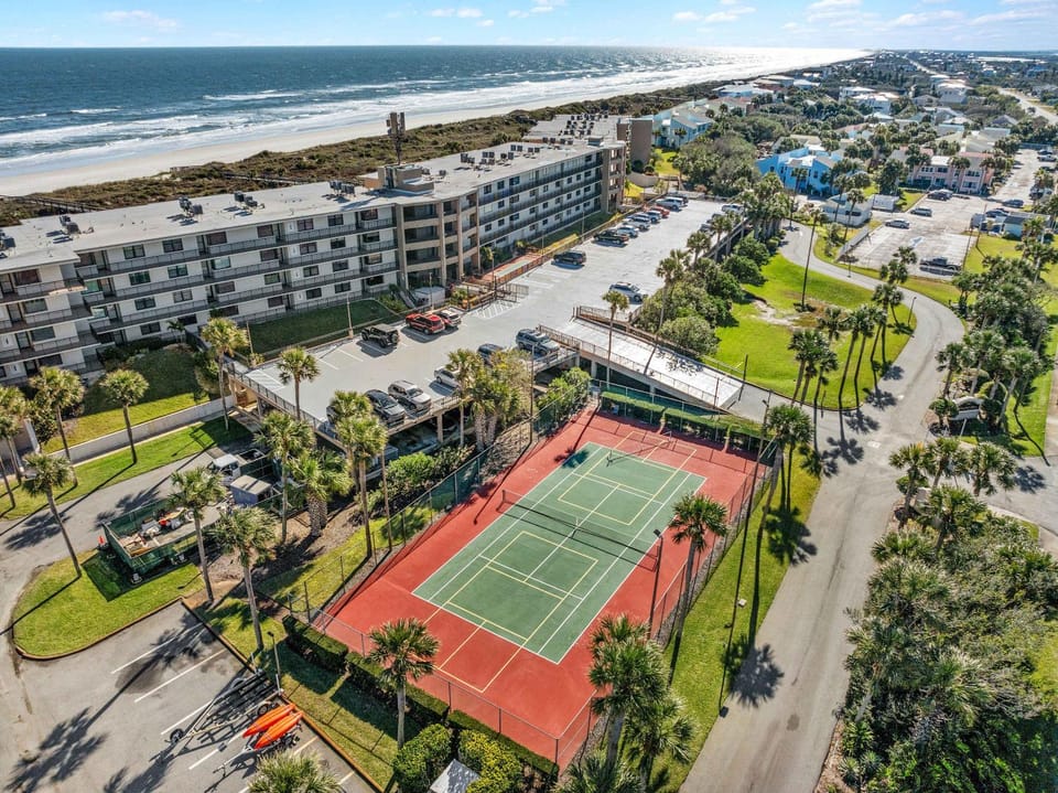 Catch the Breeze l Heated Pool l Ocean Views House in Butler Beach