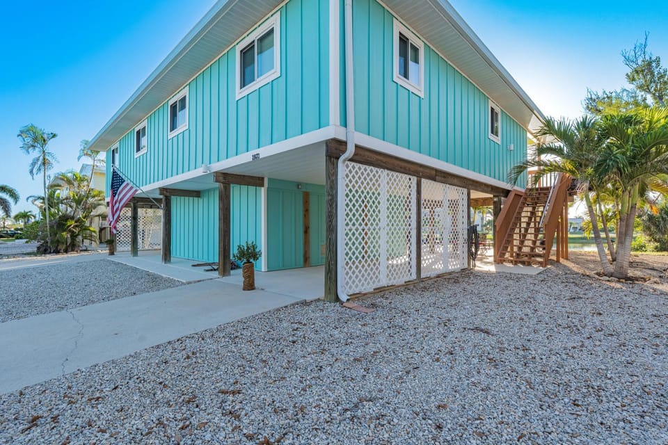 Endless Tides by Sun Palace Vacations House in Estero Island