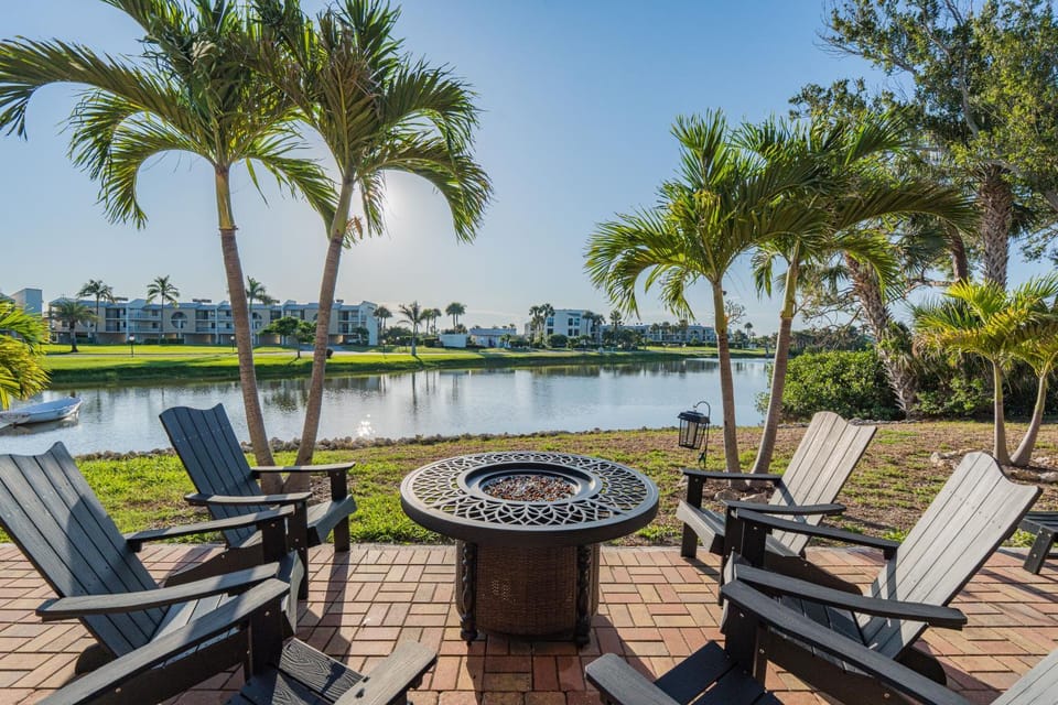 Endless Tides by Sun Palace Vacations House in Estero Island
